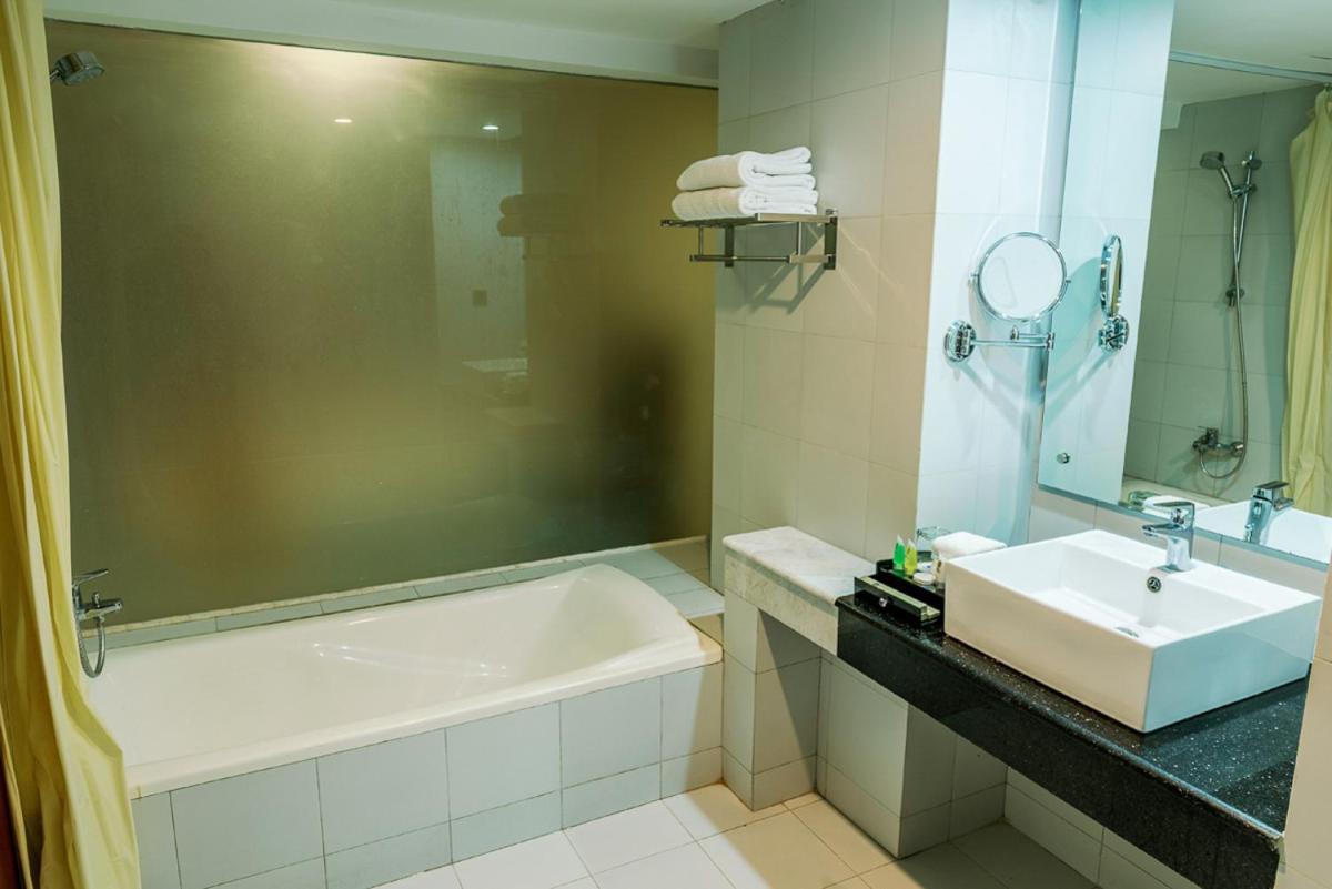 Best Western Heritage ค็อกเซสบาซาร์ ภายนอก รูปภาพ